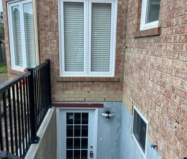 For Lease - 3163 Galbraith Drive, Mississauga, Ontario - Photo 4