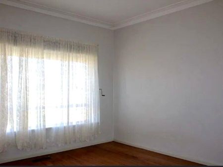 Sunshine North - Photo 3