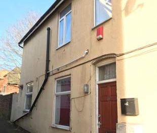 1 bedroom property to rent in Dudley - Photo 5