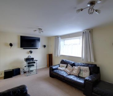 3 bedroom semi-detached house to rent - Photo 2