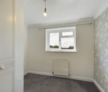3 bedroom end of terrace house to rent - Photo 5