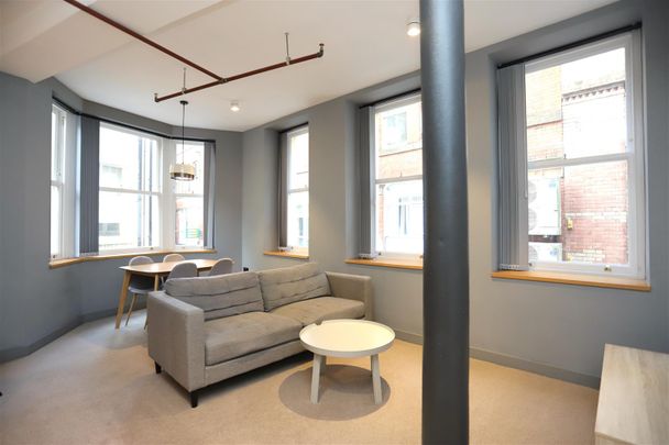 St. Anns Square, Manchester - Photo 1