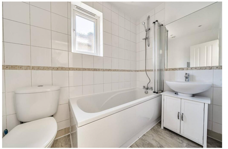 Modern Two Bedroom Maisonette for Rent in London, W7 - Photo 4