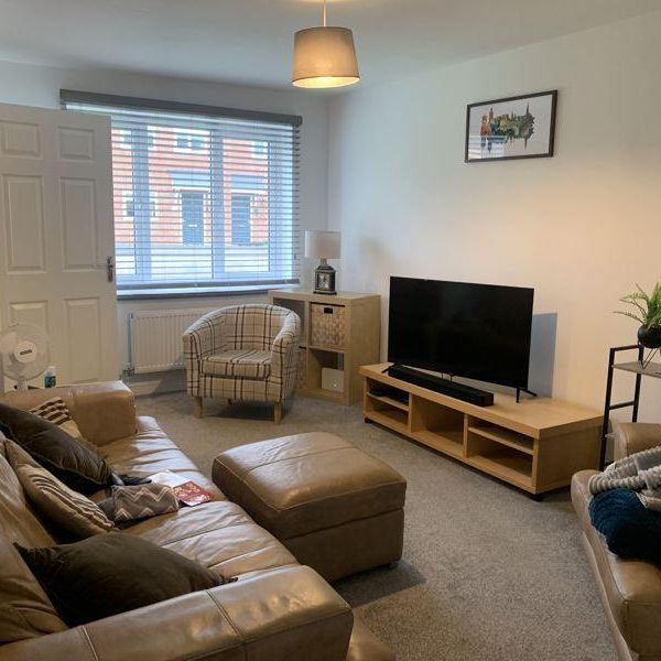 2 bedroom property to rent - Photo 1