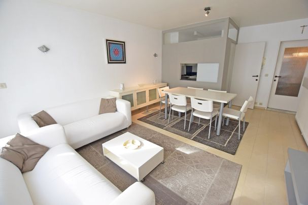 Gemeubeld appartement met zijdelings zeezicht nabij het Driehoeksplein - Photo 1