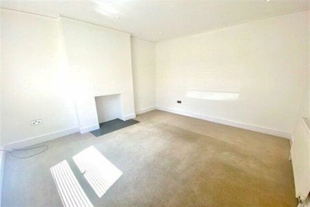 Waterloo Road, Freemantle, SO15 - Photo 2