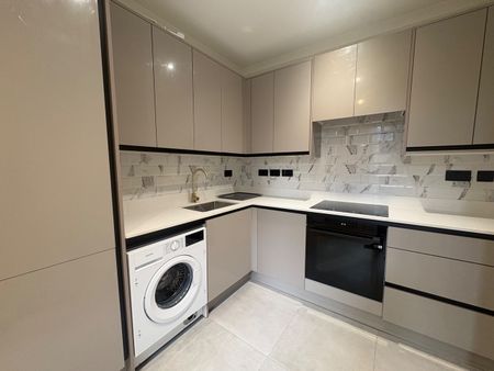 Bedsit, Romford Road, E15 - Photo 4