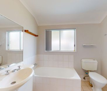 Freshly Updated Family Home in Quiet Street | Spacious Yard & Moder... - Photo 6