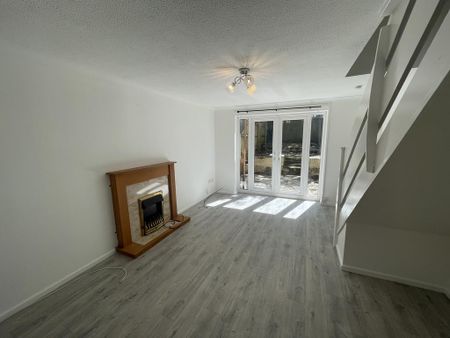 2 bedroom terraced house to rent - Photo 2