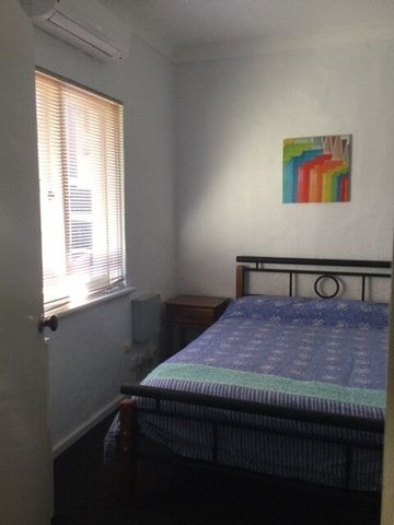 West Perth - Photo 3