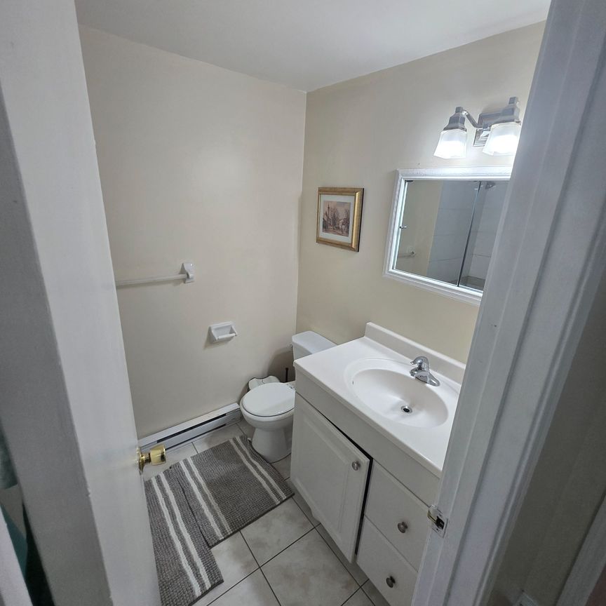 For Lease - 39 John Cabot Way, Toronto, Ontario - Photo 1