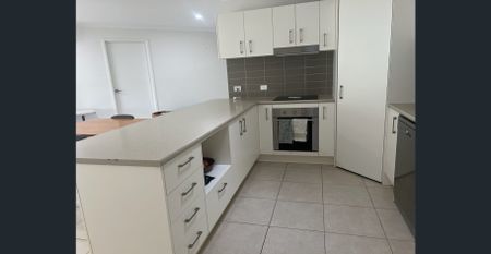 Three bedroom duplex - Photo 4