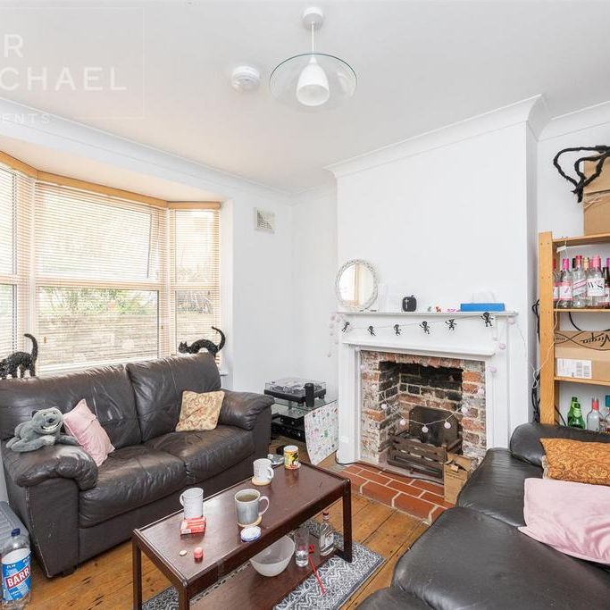 4 bedroom terraced house to rent - Photo 1