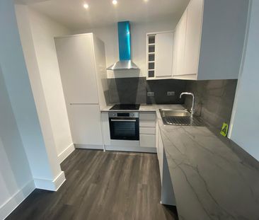 Rayleigh, SS6 - Photo 6