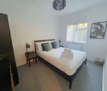 3 bedroom flat to rent - Photo 3