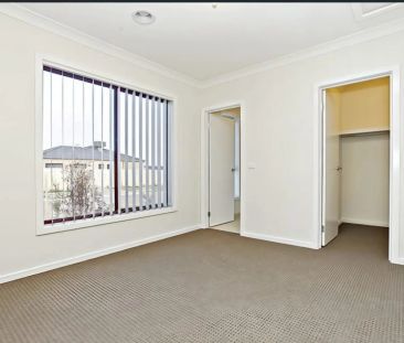 Low-Maintenance Living in the Heart of Wyndham Vale - Photo 2