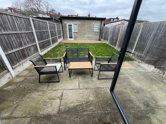 Hillcross Avenue - Photo 1