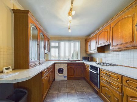 2 bedroom flat to rent - Photo 3