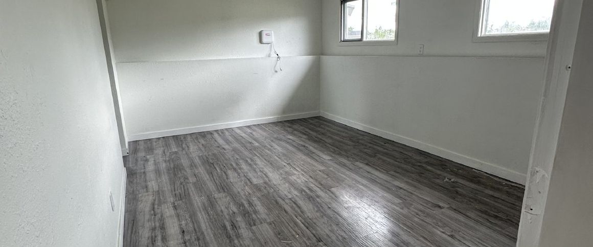 300-113 - 4338 Hill Avenue - B - Lower - Photo 1