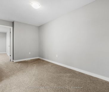 Townhouse For Lease | X8121562 - Photo 6