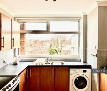 2 bedroom maisonette to rent - Photo 4