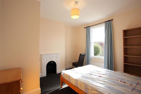 6 bedroom flat to rent - Photo 3