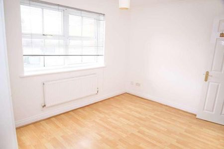 Bluebird Way, Thamesmead West, SE28 - Photo 2