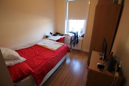 4 bedroom flat to rent - Photo 3