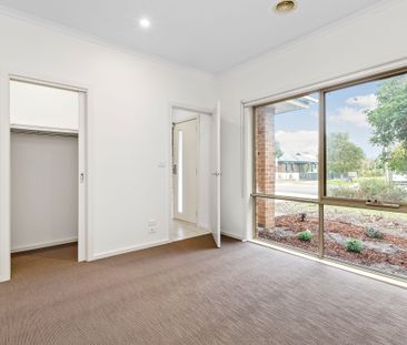 Discover Comfort and Convenience in Frankston - Photo 3