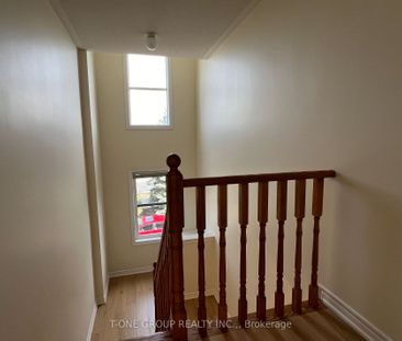 Condo Townhouse For Lease | N8137066 - Photo 1