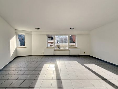 Appartement - à louer - Photo 3