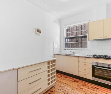 Charming Apartment in Prime Randwick Location - Photo 5