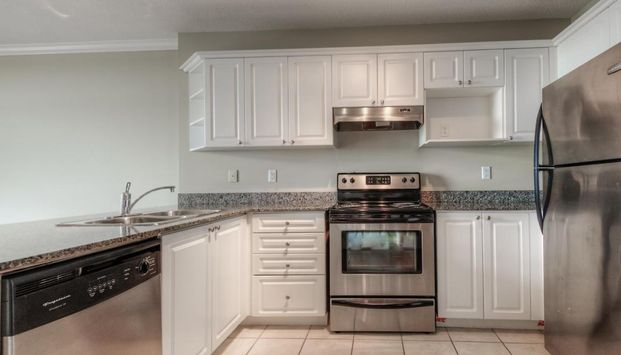 Richmond Hill - Photo 1