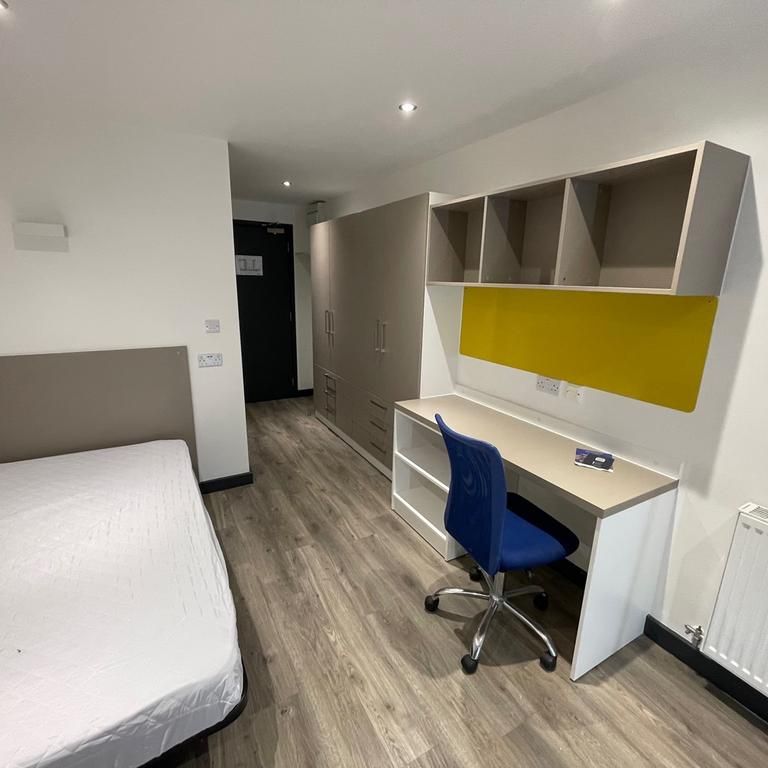 Studio to rent - Photo 1