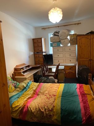 1 Bed Flat, John Thornycroft Road, SO19 - Photo 1