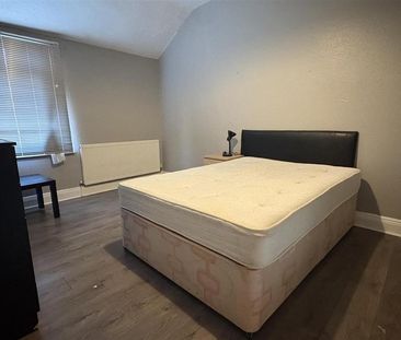 4 bedroom terraced house to rent - Photo 2