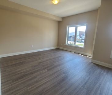 For Lease - 3287 Homestead Drive, Hamilton, Ontario - Photo 1