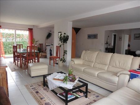 Location Maison 6 pièces 147m² LE MESNIL LE ROI 78600 - Photo 4