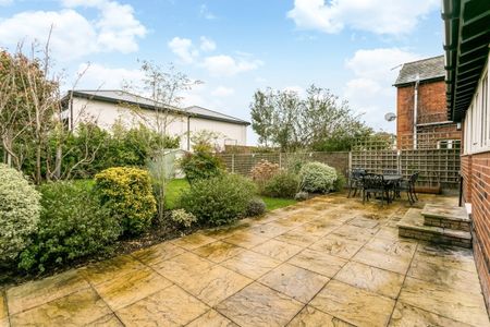 5 bedroom detached house to rent - Photo 4