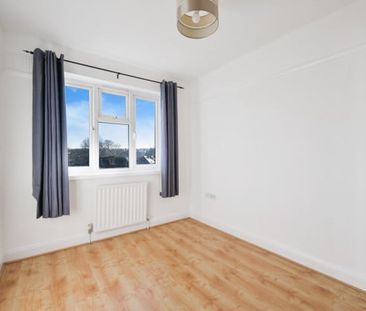 Corner House Parade Epsom Road, Ewell Village, KT17 - Photo 4