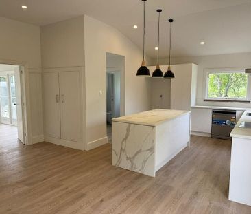 Large Classic Villa fully refurbished - Photo 3