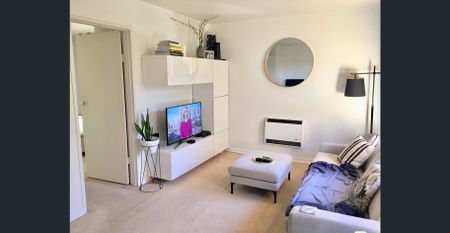 One bedroom apartment, unit, townhouse & warehouse - Photo 2