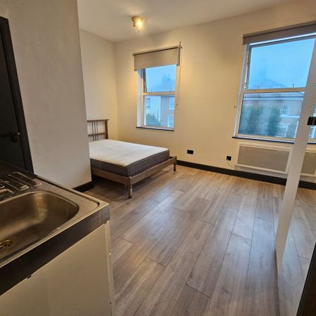 Studio Flat, London, W5 - Photo 3