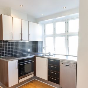 Lys toværelseslejlighed i Aalborg Vestby med nærhed til fjorden - Photo 2