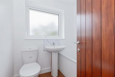 3 bedroom semi-detached house to rent - Photo 2