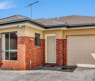 Low-Maintenance Comfort in a Prime Location - Photo 4