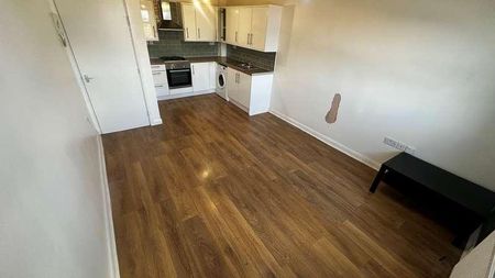 Spacious Bedroom Flat - Close To Town, LU1 - Photo 4