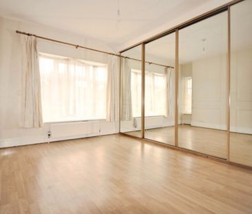 Semi-detached House to rent - Wickham Street, Welling, DA16 - Photo 6