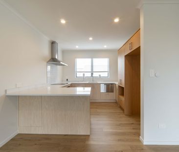 Brand New 3-Bedroom Townhouses in Central Location - Photo 1