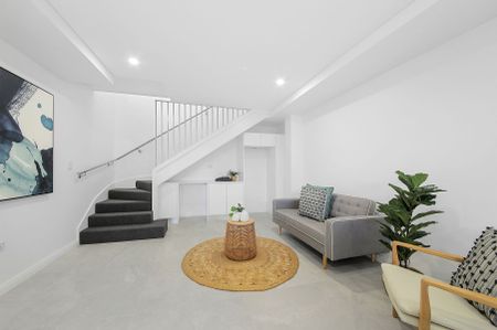 PRESTIGIOUS HOME WITH BONUS ATTACHED GRANNY FLAT - Photo 5